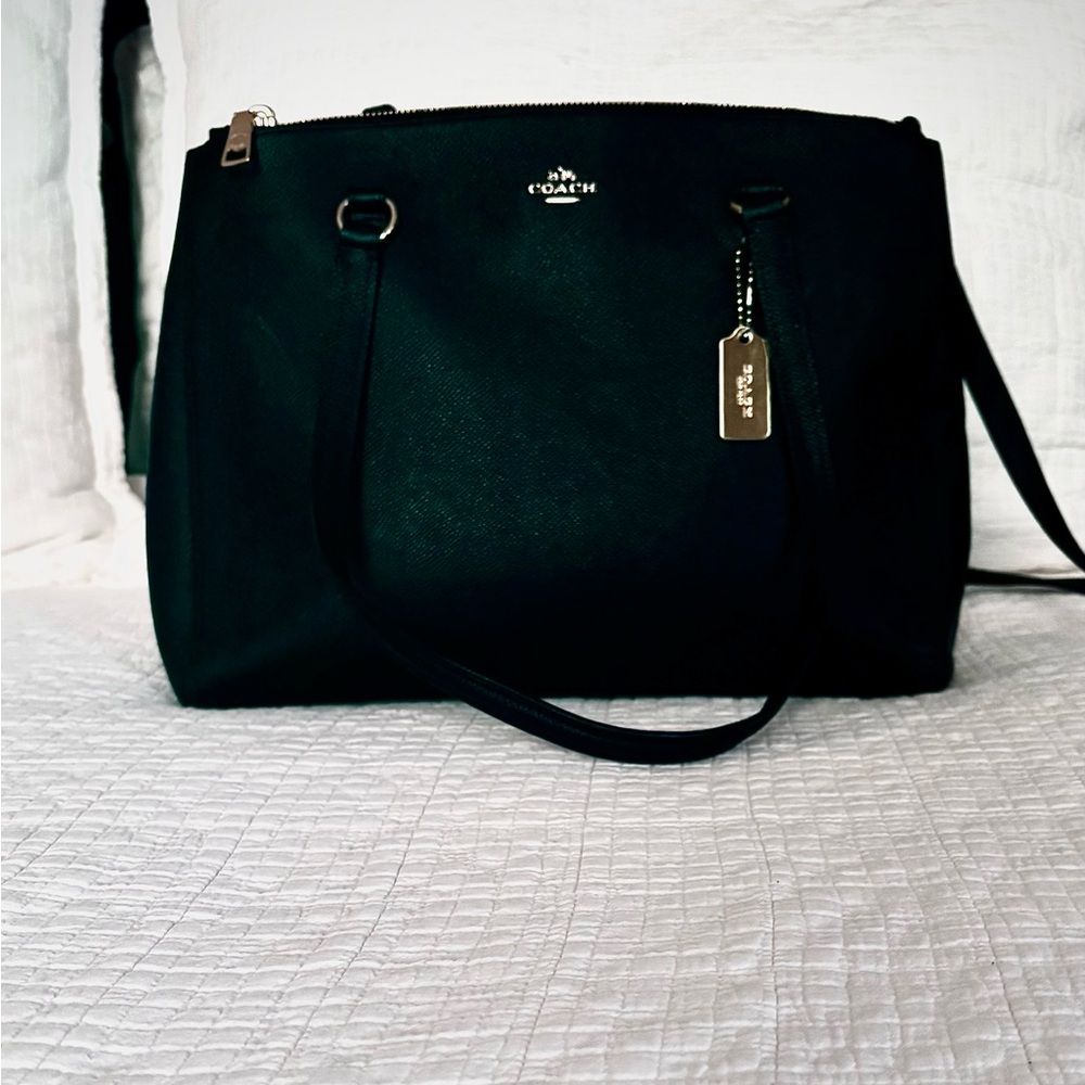 Authentic Coach Black Tote Bag leather new without tags